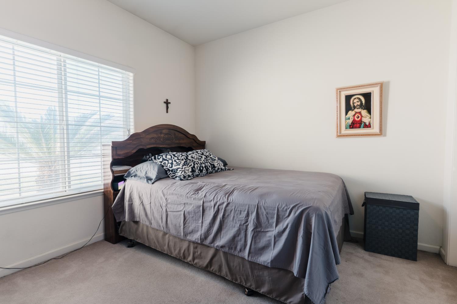 1323 Florence Ave, Dinuba, CA 93618