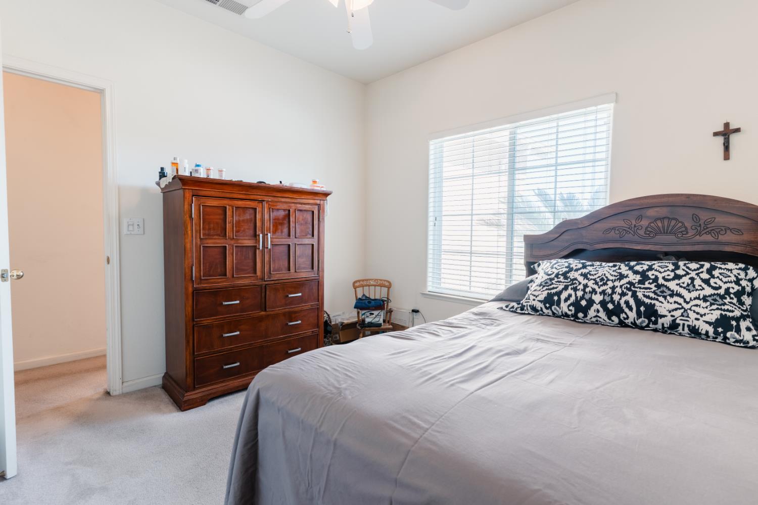 1323 Florence Ave, Dinuba, CA 93618