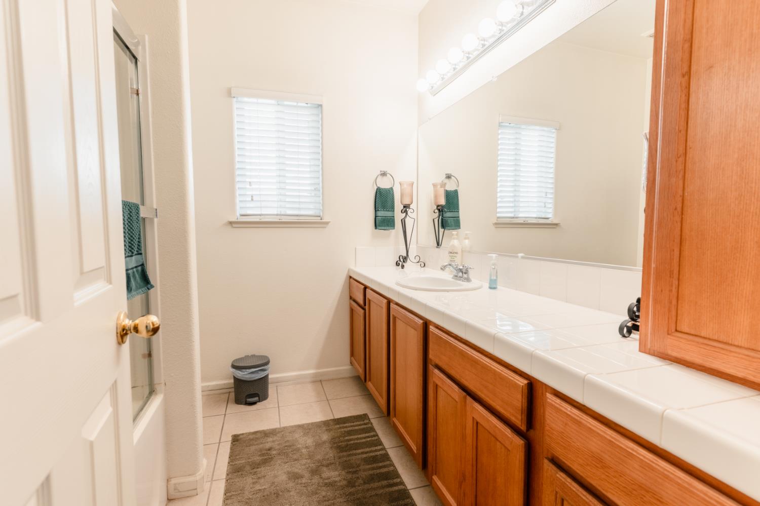 1323 Florence Ave, Dinuba, CA 93618
