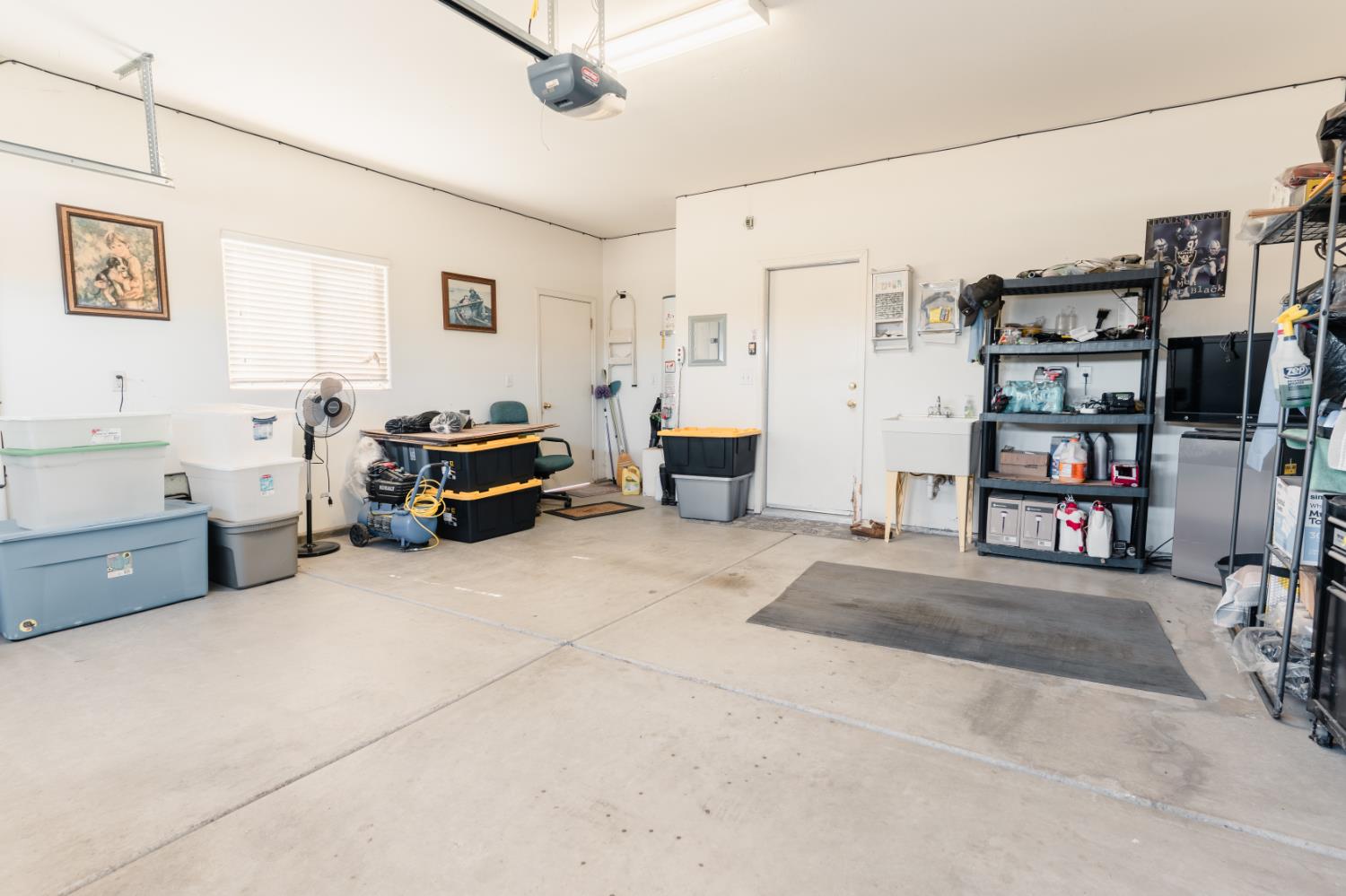 1323 Florence Ave, Dinuba, CA 93618