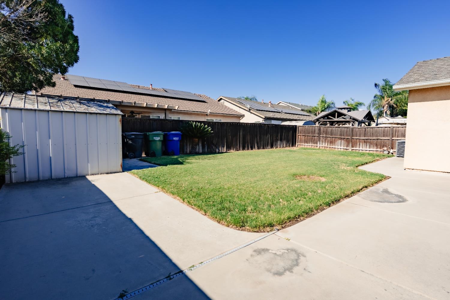 1323 Florence Ave, Dinuba, CA 93618
