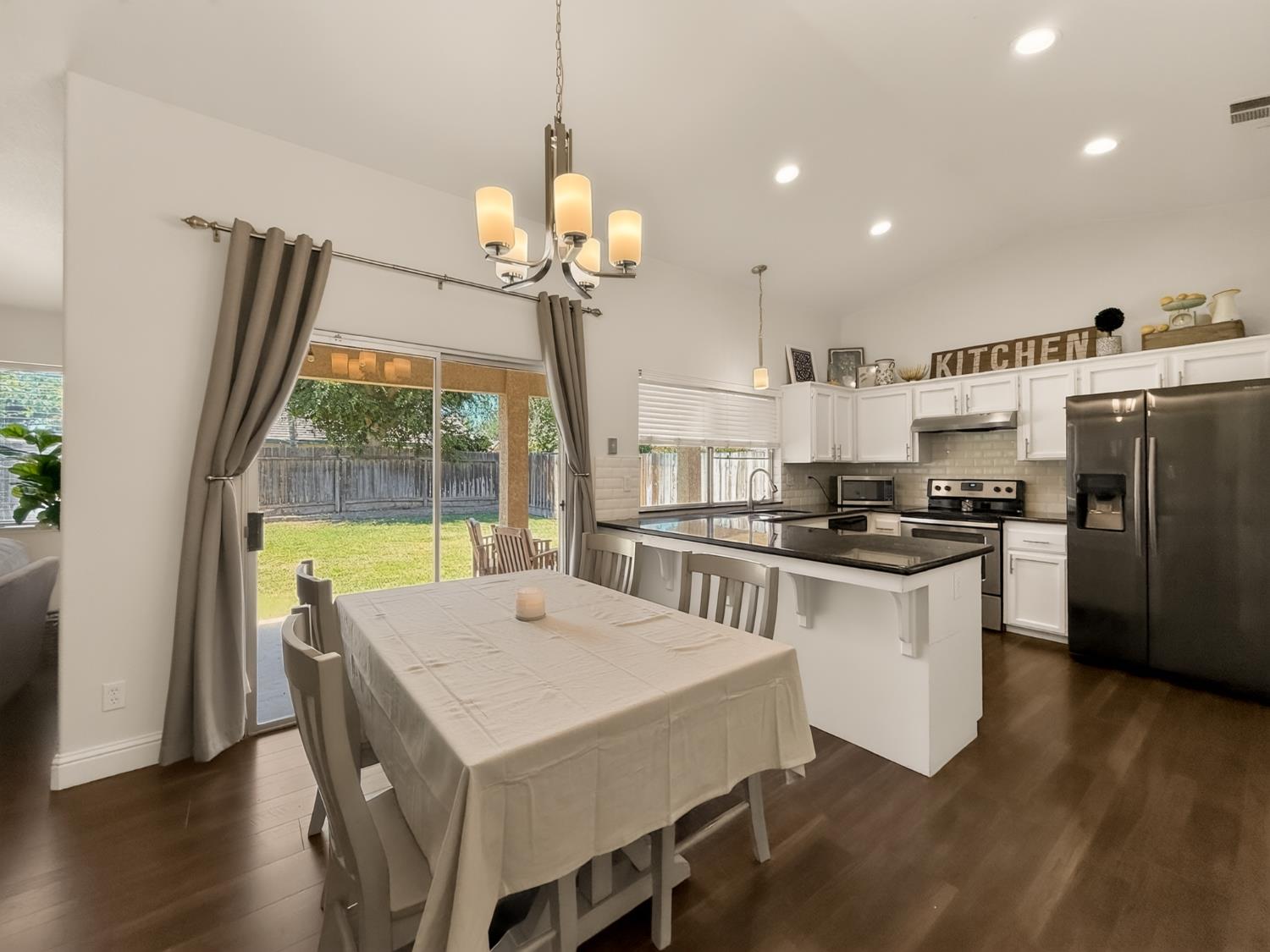 5451 N State St, Fresno, CA 93722