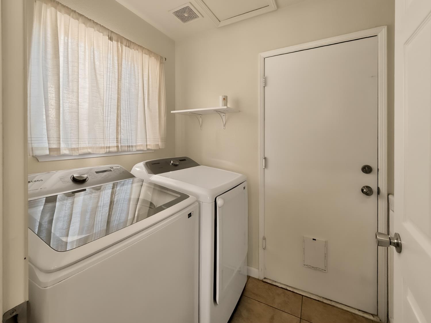 5451 N State St, Fresno, CA 93722
