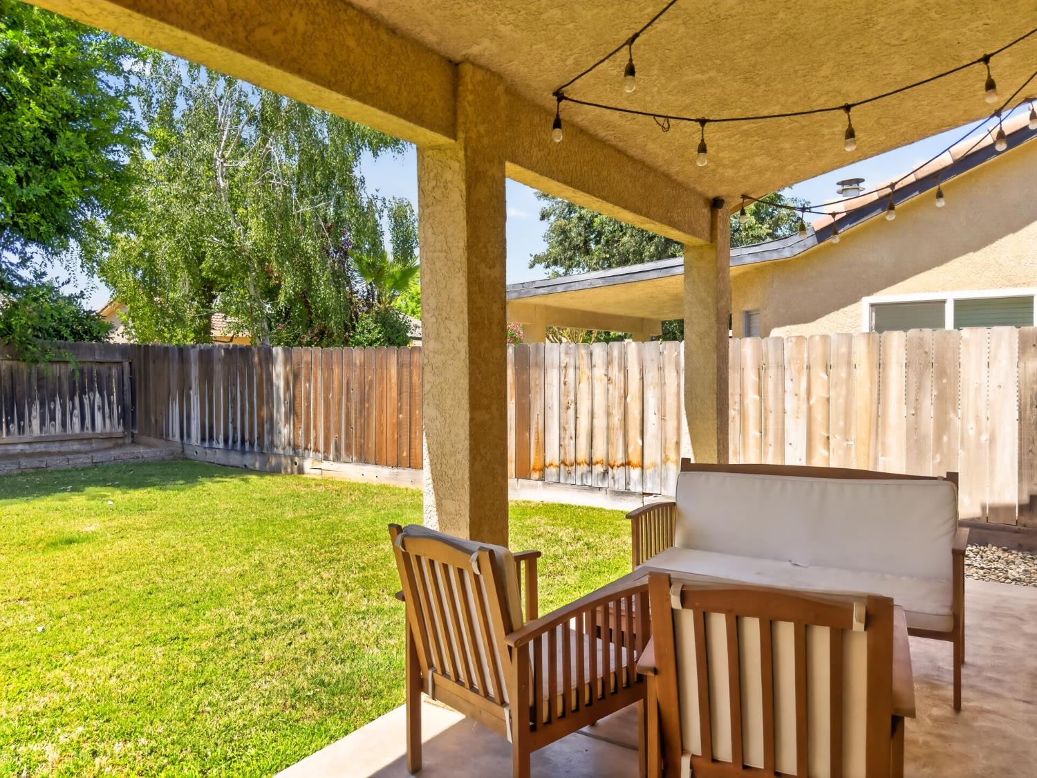 5451 N State St, Fresno, CA 93722