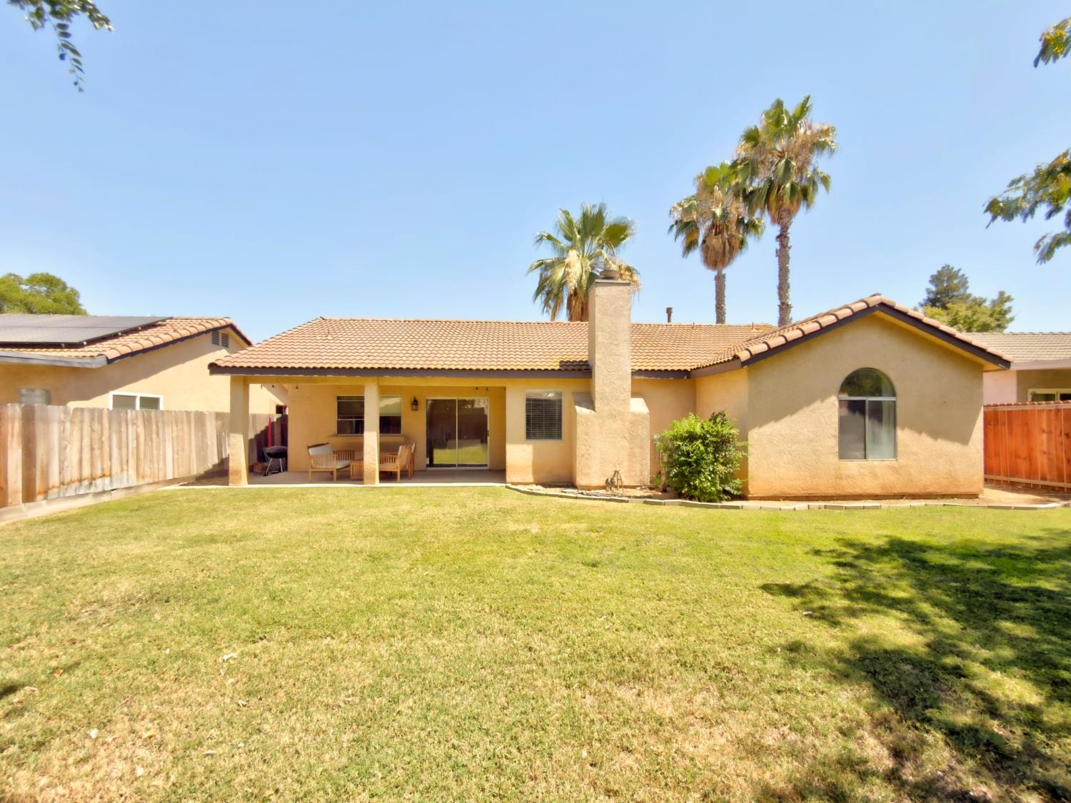 5451 N State St, Fresno, CA 93722