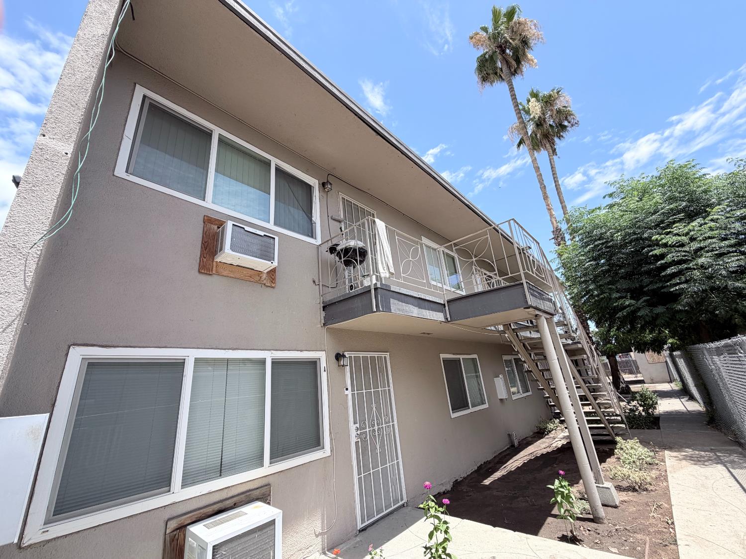 382 N Glenn Ave #A-E, Fresno, CA 93701