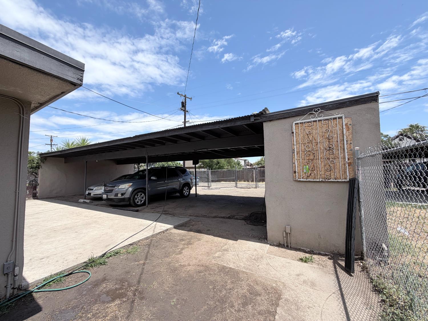 382 N Glenn Ave #A-E, Fresno, CA 93701