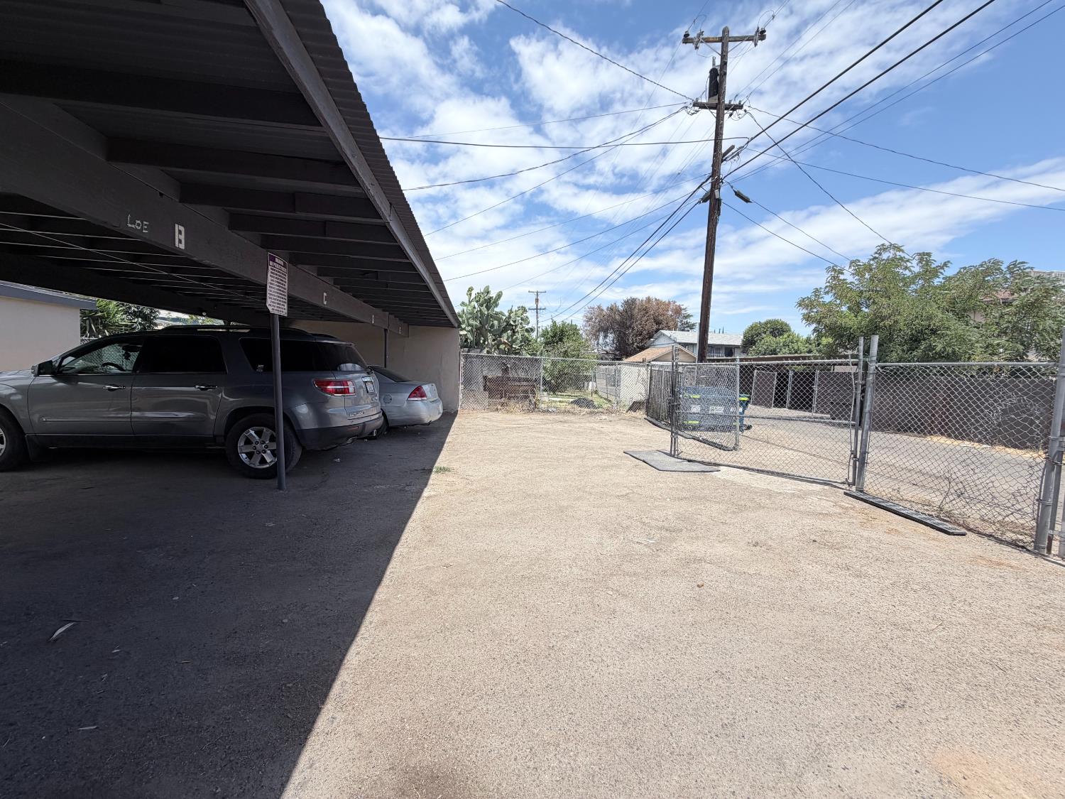 382 N Glenn Ave #A-E, Fresno, CA 93701