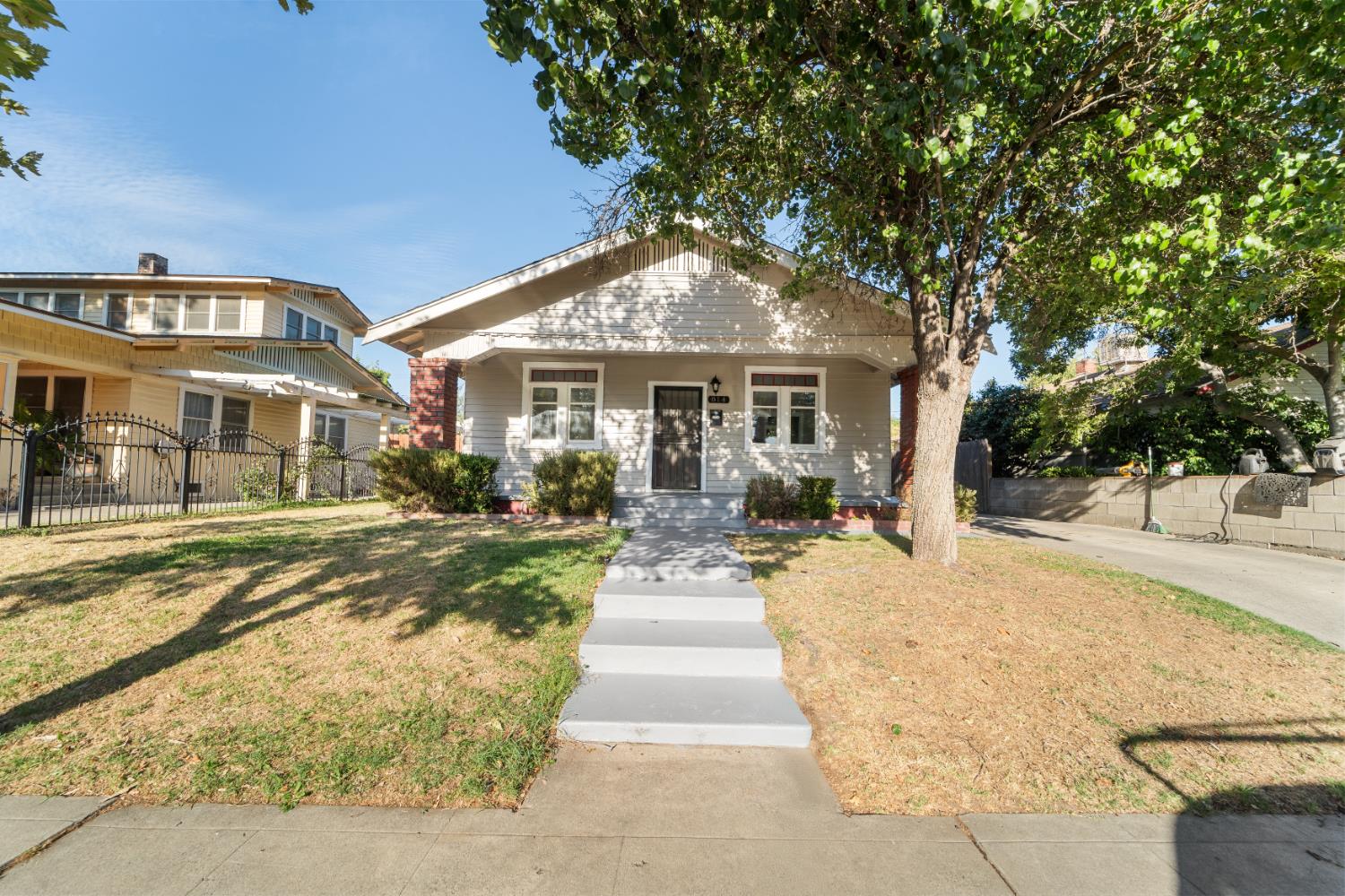 814 N Roosevelt Ave, Fresno, CA 93728
