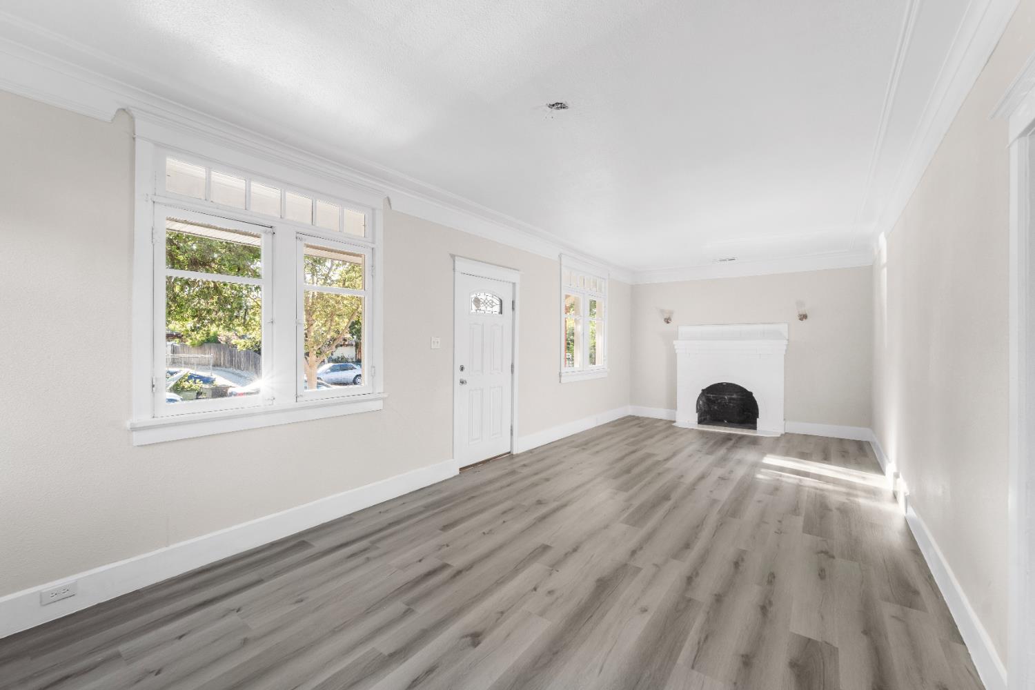 814 N Roosevelt Ave, Fresno, CA 93728