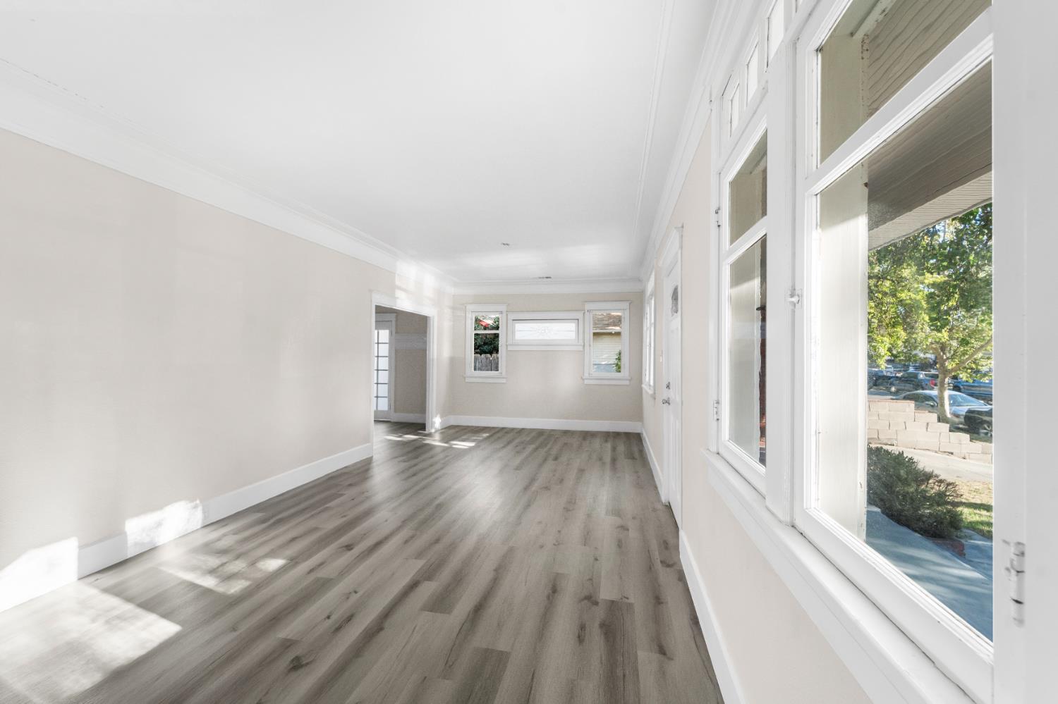 814 N Roosevelt Ave, Fresno, CA 93728