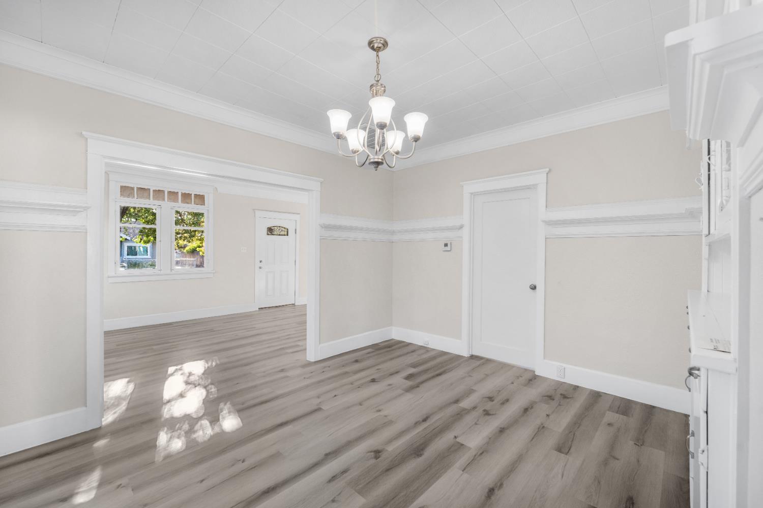 814 N Roosevelt Ave, Fresno, CA 93728