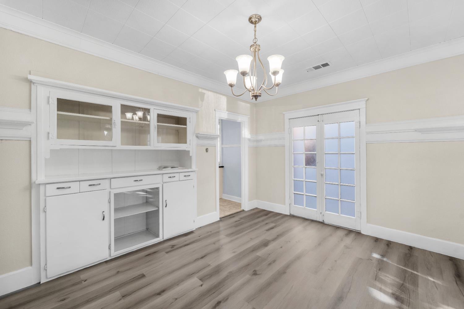 814 N Roosevelt Ave, Fresno, CA 93728