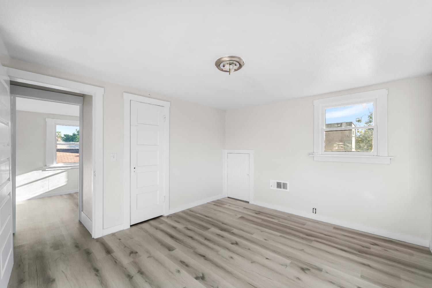 814 N Roosevelt Ave, Fresno, CA 93728