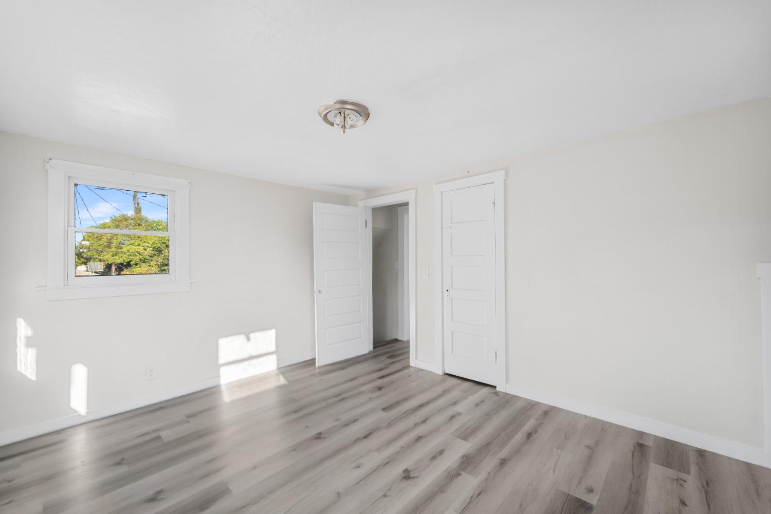 814 N Roosevelt Ave, Fresno, CA 93728