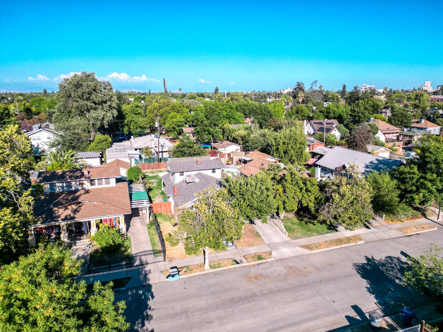 814 N Roosevelt Ave, Fresno, CA 93728