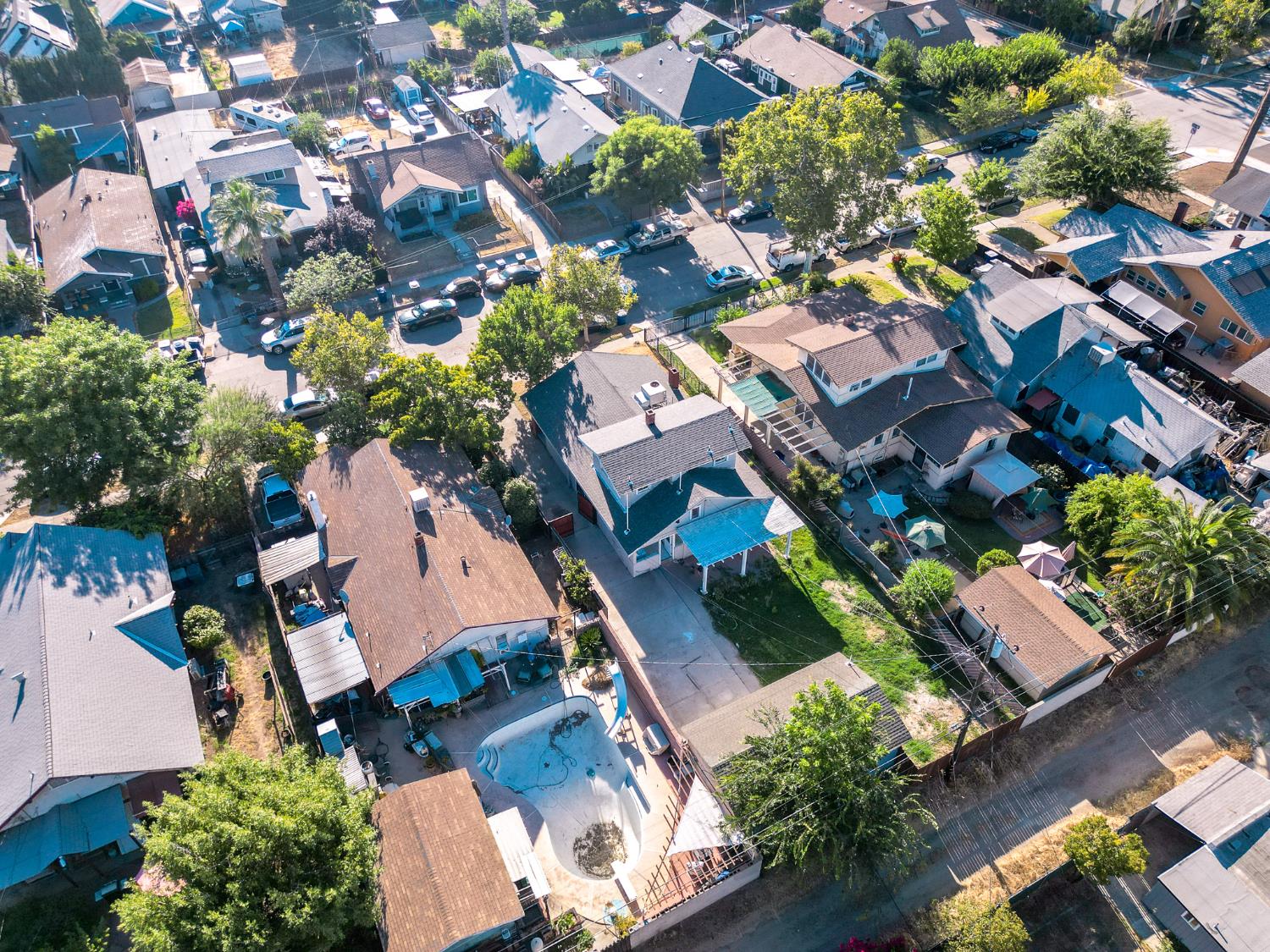 814 N Roosevelt Ave, Fresno, CA 93728