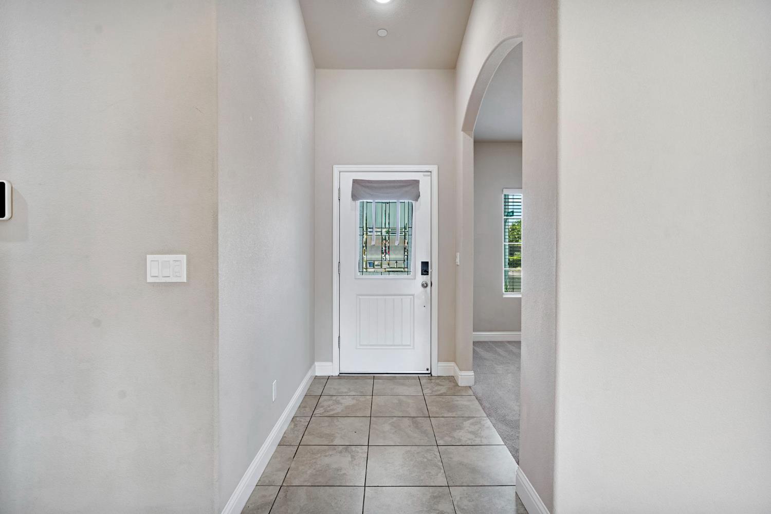 1192 S Orangewood Dr, Fresno, CA 93727