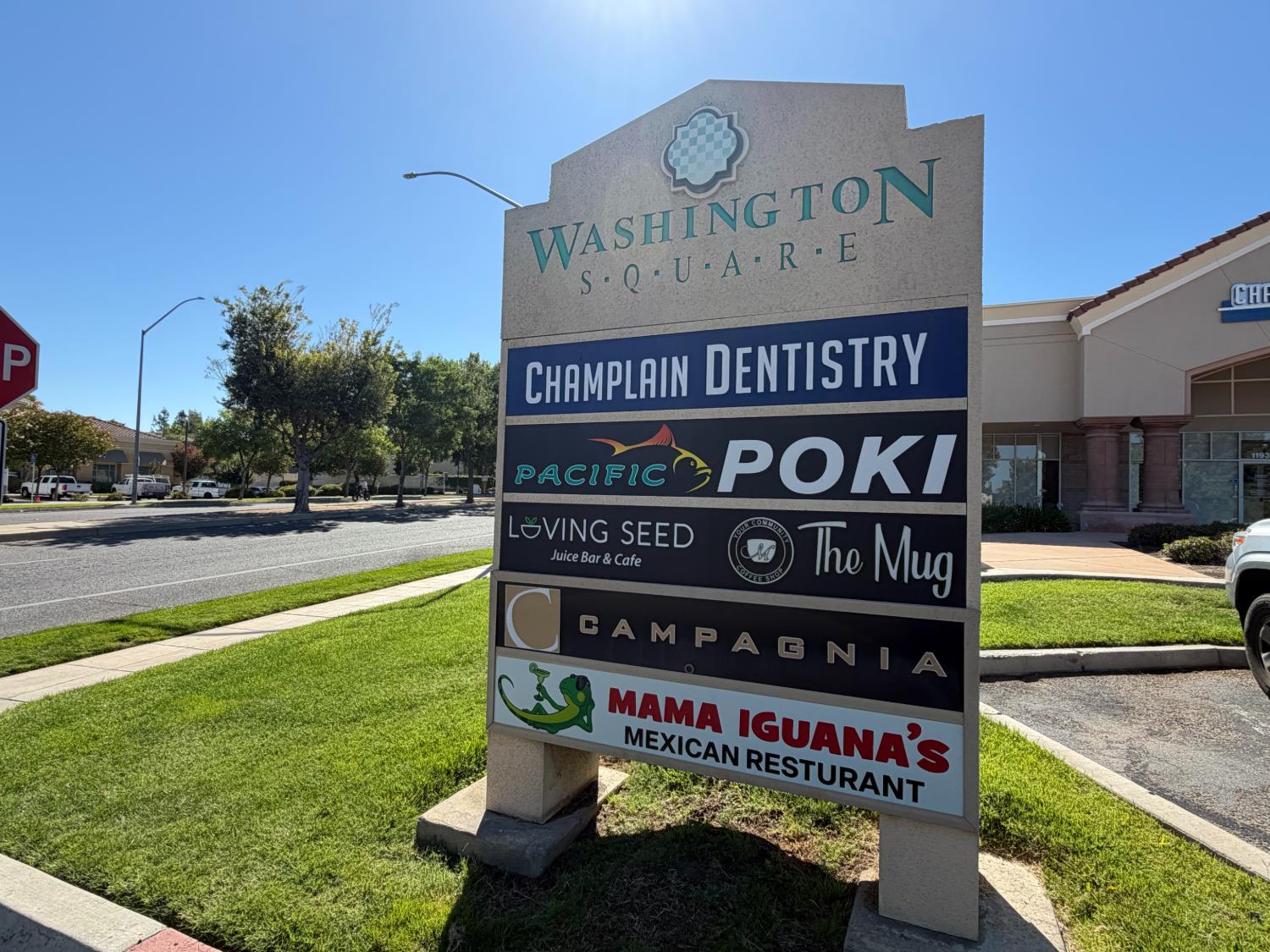 1129 E Champlain Dr, Fresno, CA 93720