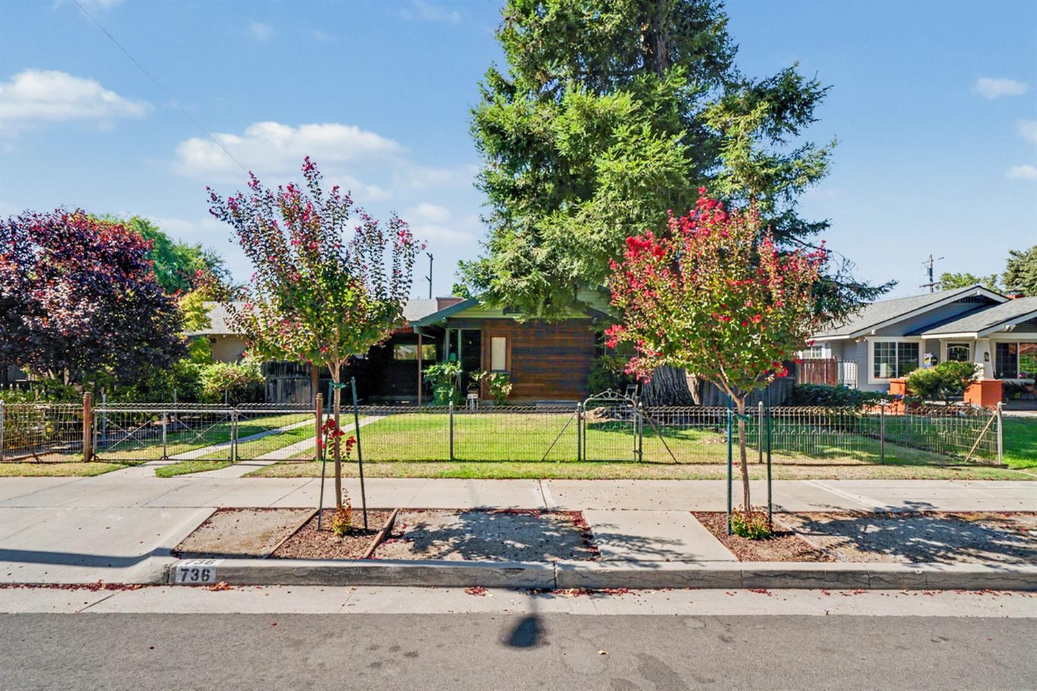 736 E Harvard Ave, Fresno, CA 93704
