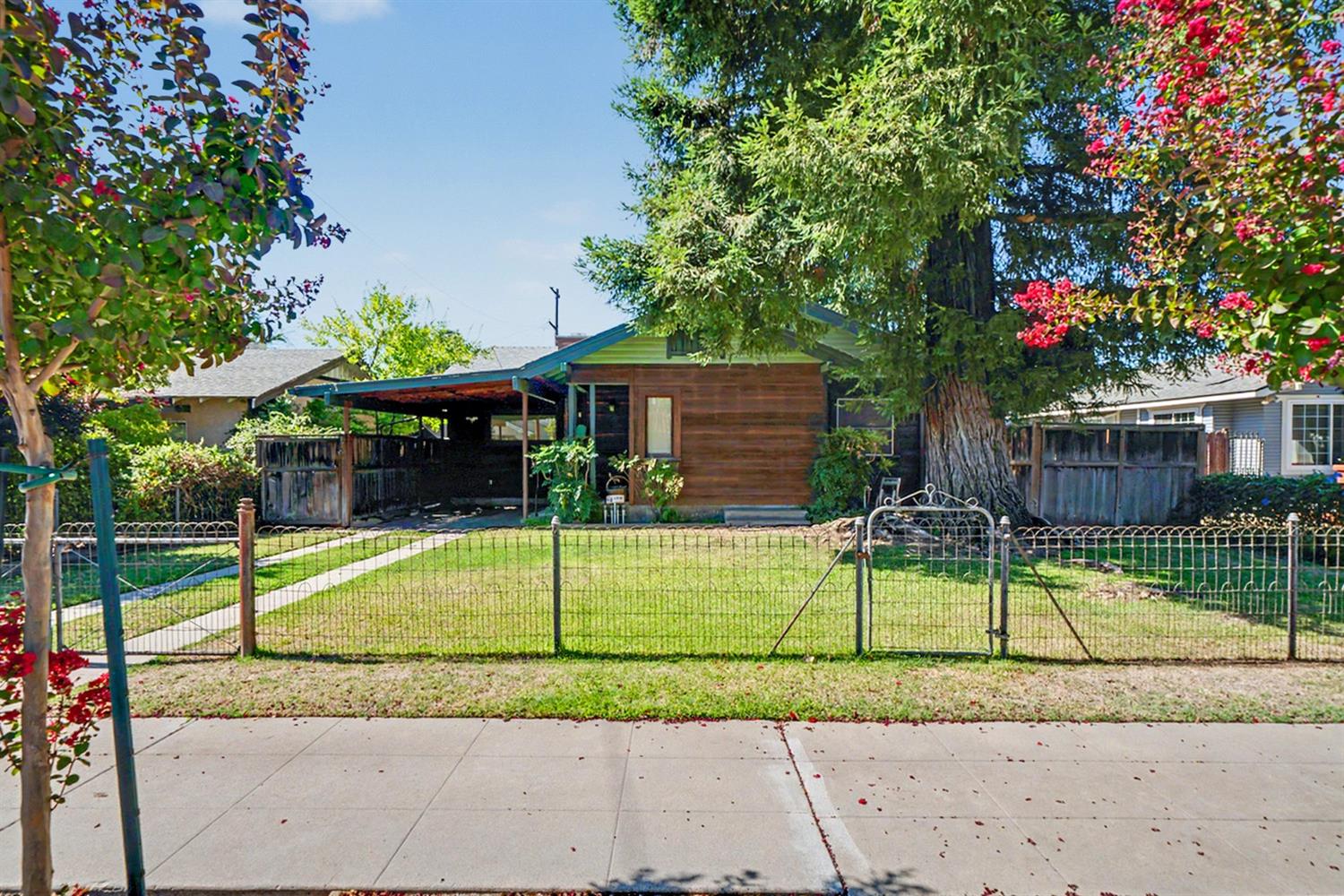 736 E Harvard Ave, Fresno, CA 93704