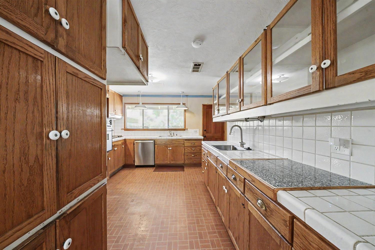 736 E Harvard Ave, Fresno, CA 93704
