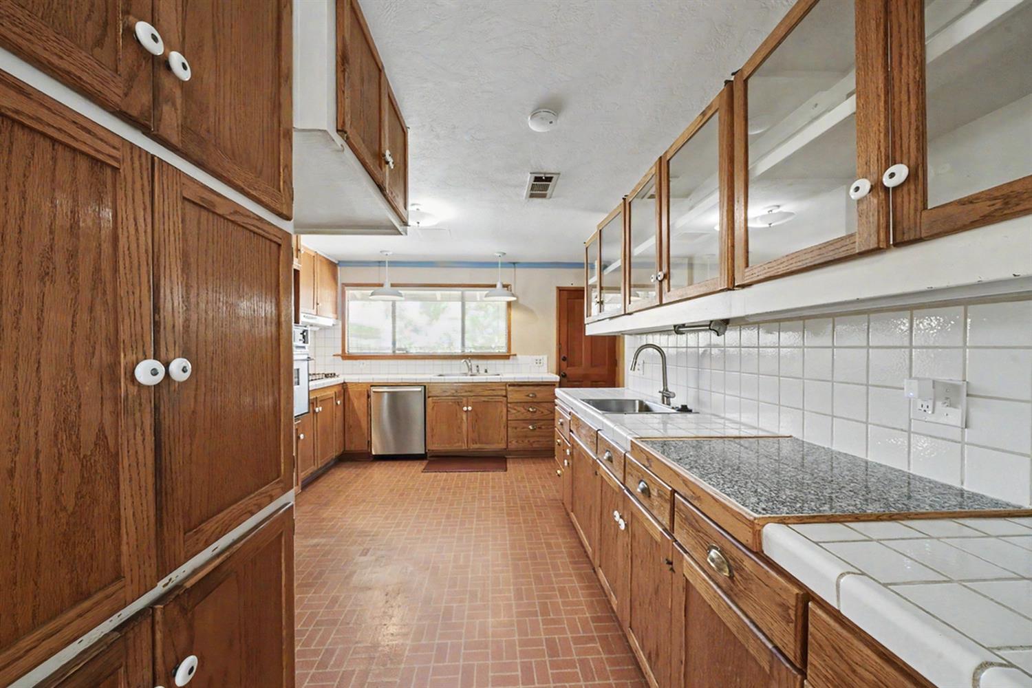 736 E Harvard Ave, Fresno, CA 93704
