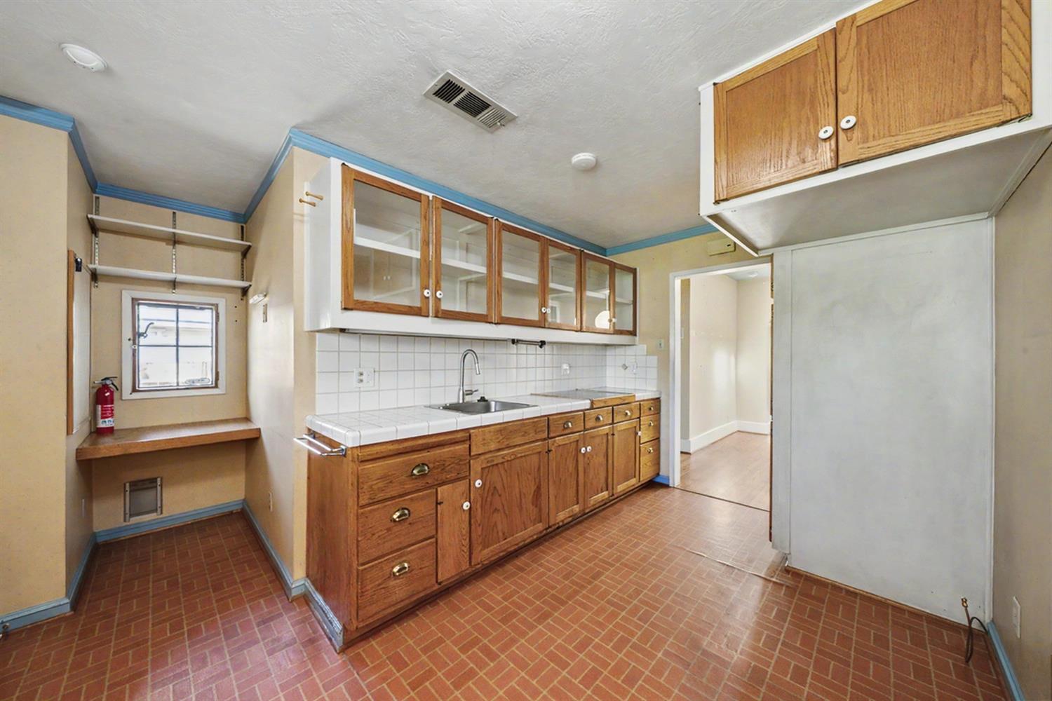 736 E Harvard Ave, Fresno, CA 93704