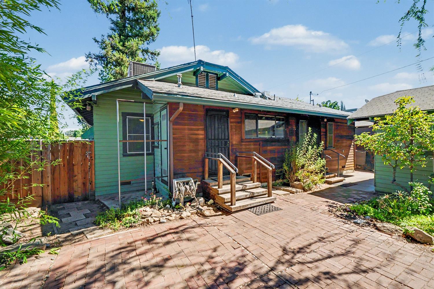 736 E Harvard Ave, Fresno, CA 93704