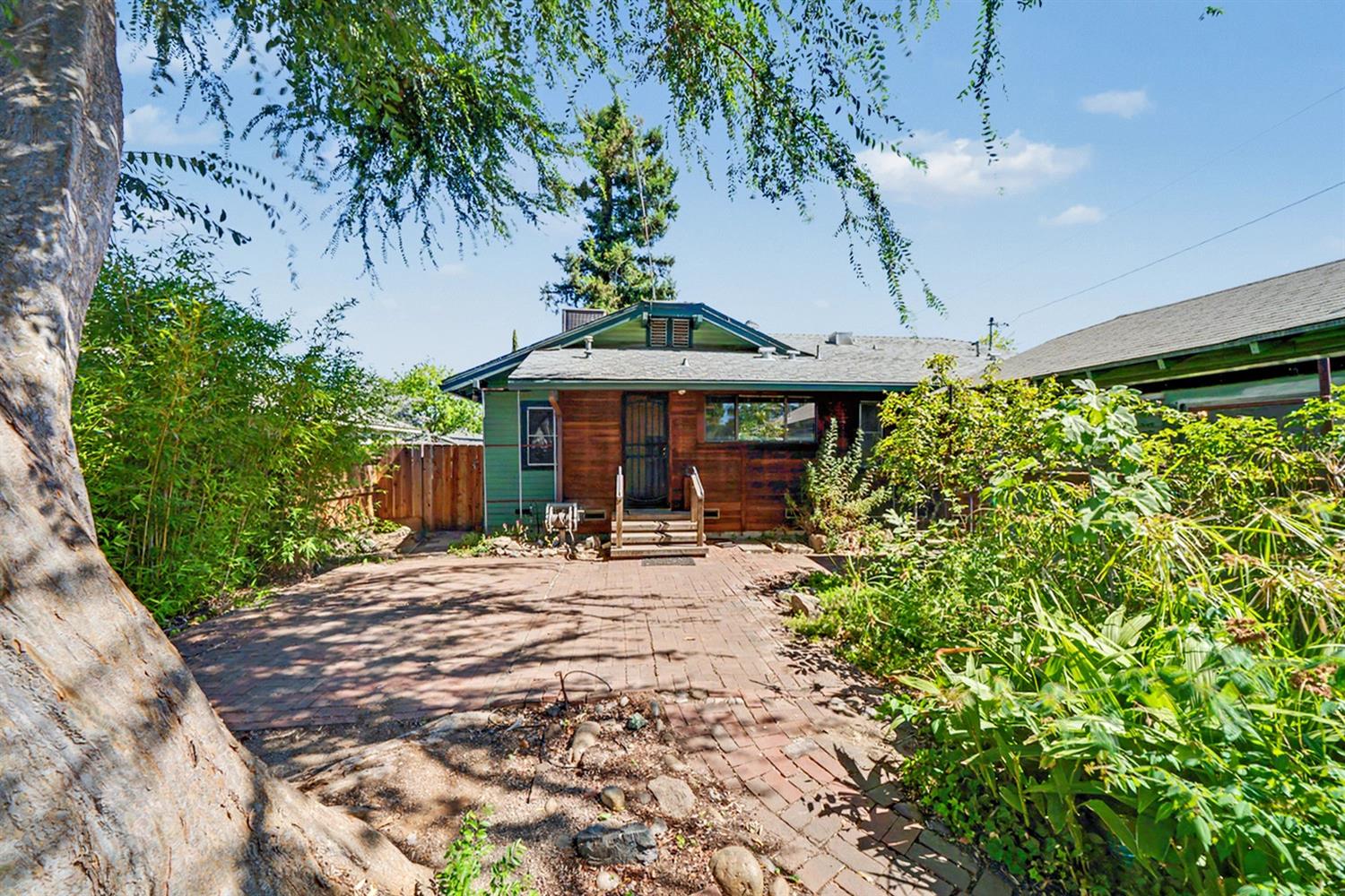 736 E Harvard Ave, Fresno, CA 93704
