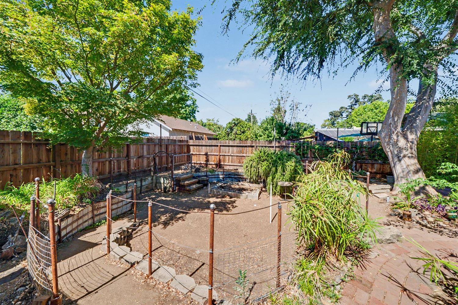 736 E Harvard Ave, Fresno, CA 93704