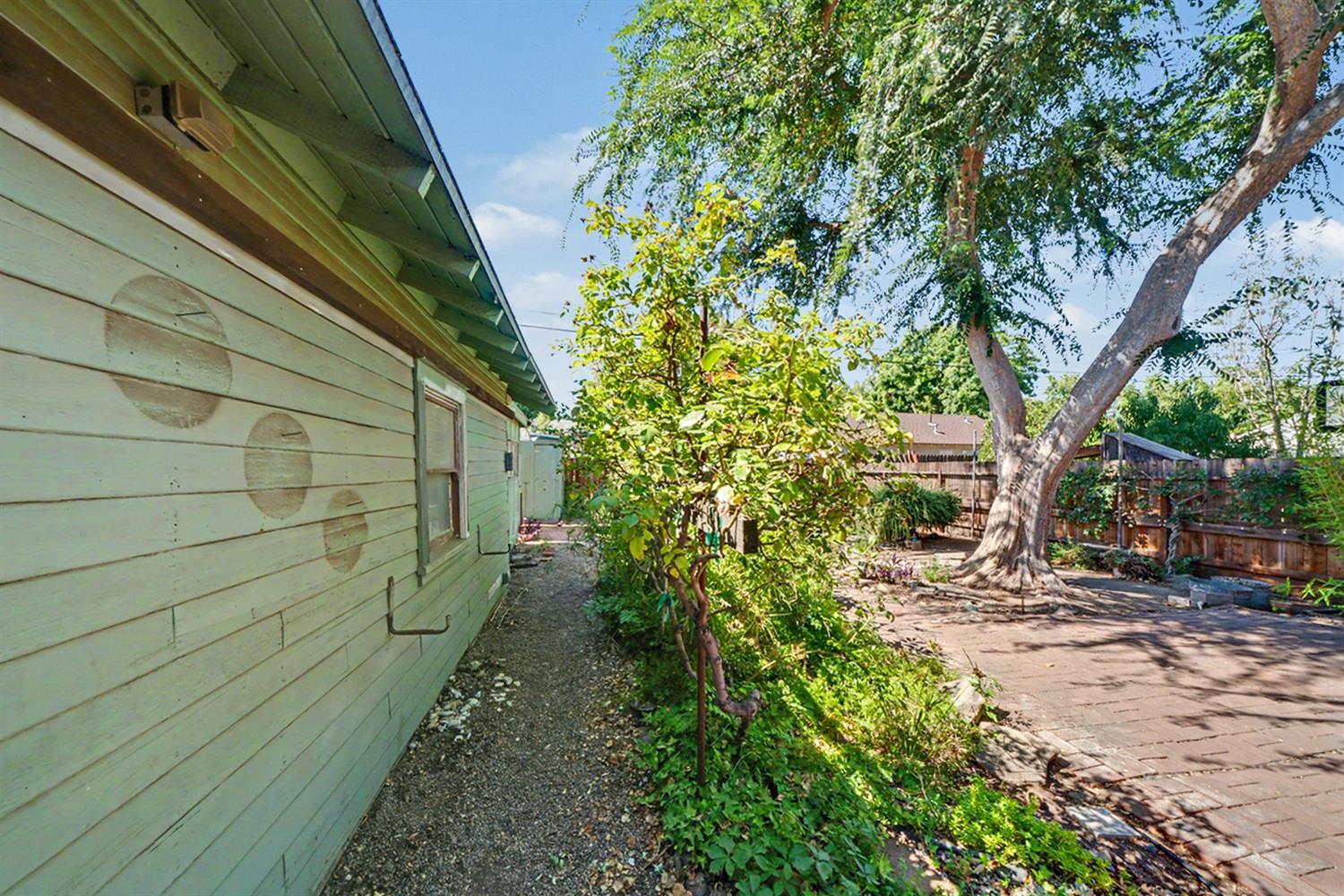 736 E Harvard Ave, Fresno, CA 93704