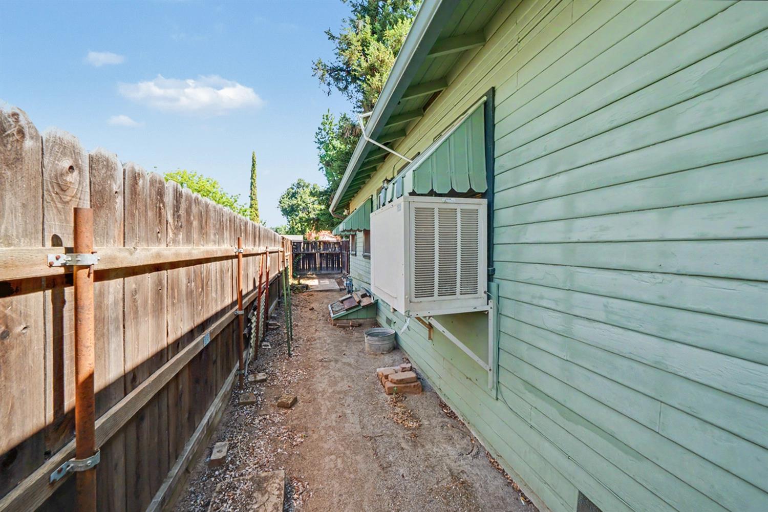 736 E Harvard Ave, Fresno, CA 93704