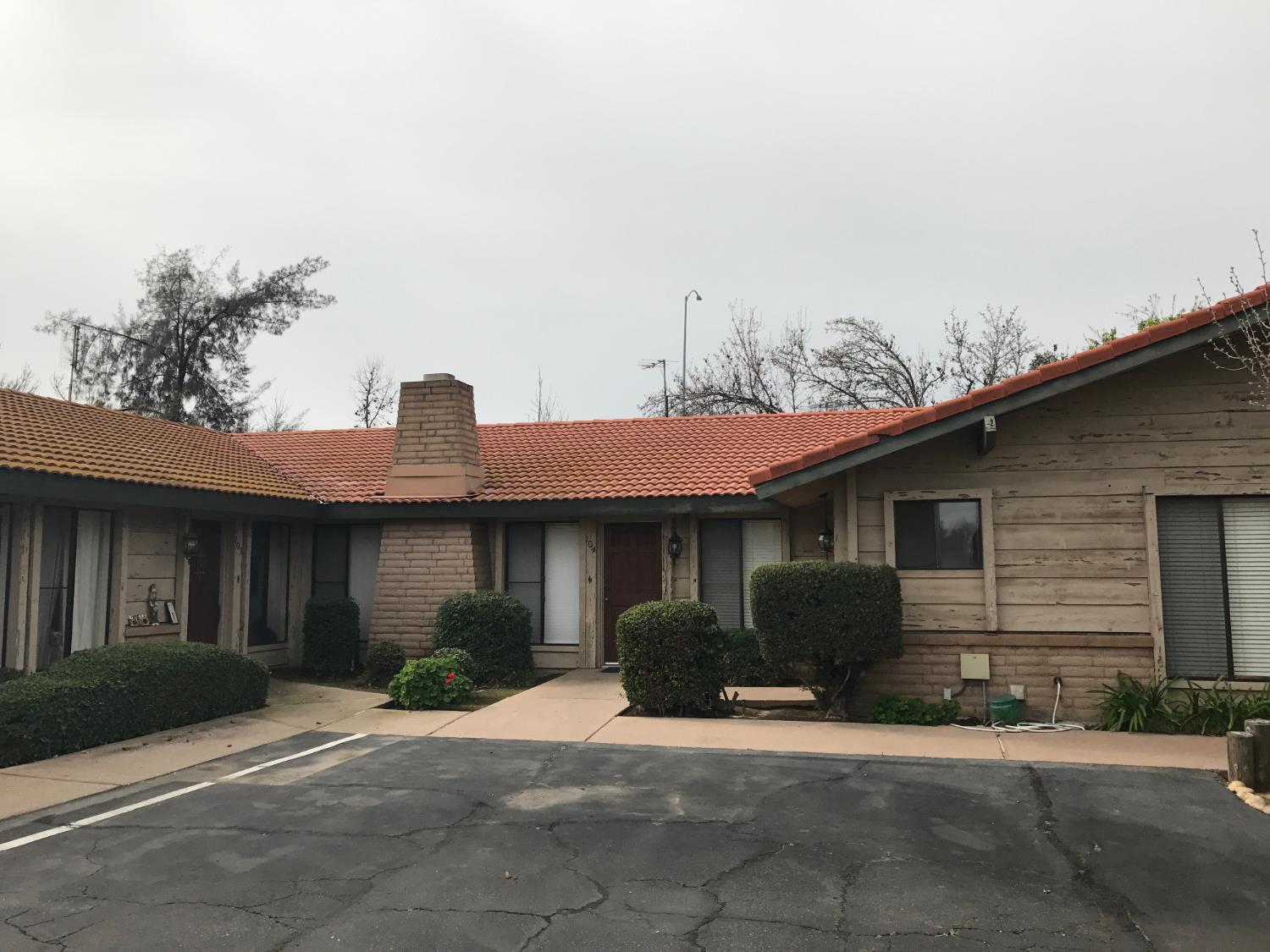 7089 N Howard St, Fresno, CA 93720