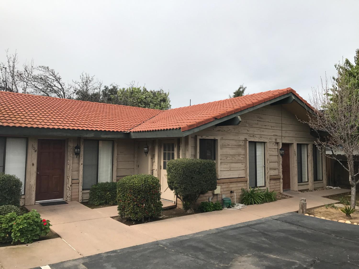 7089 N Howard St, Fresno, CA 93720