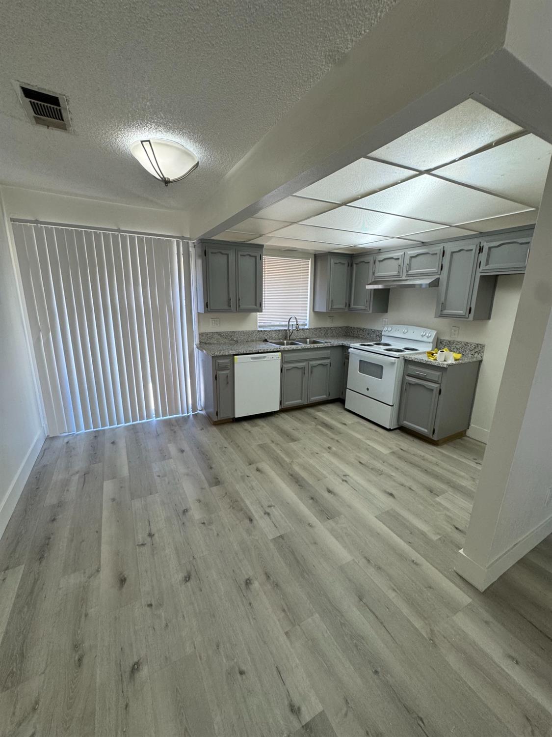 7089 N Howard St, Fresno, CA 93720