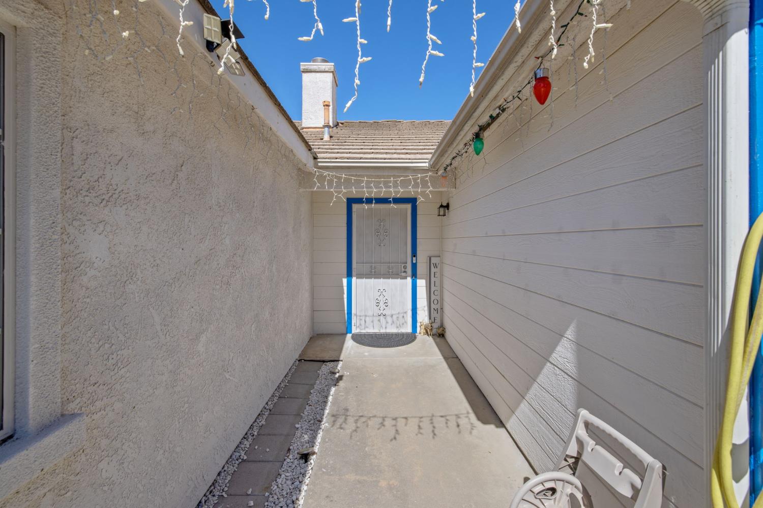 2451 N EL Capitan Ave, Fresno, CA 93722