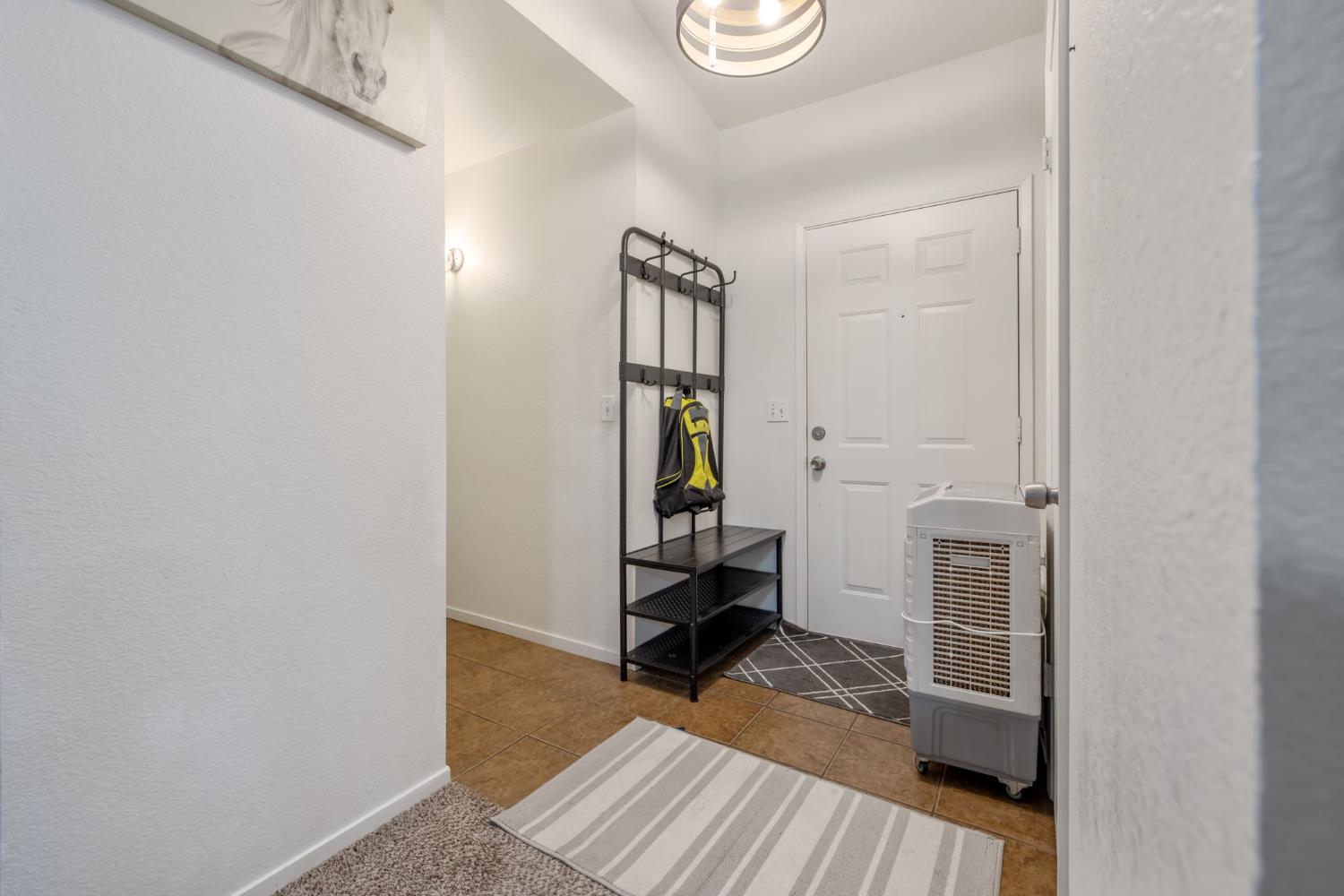 2451 N EL Capitan Ave, Fresno, CA 93722