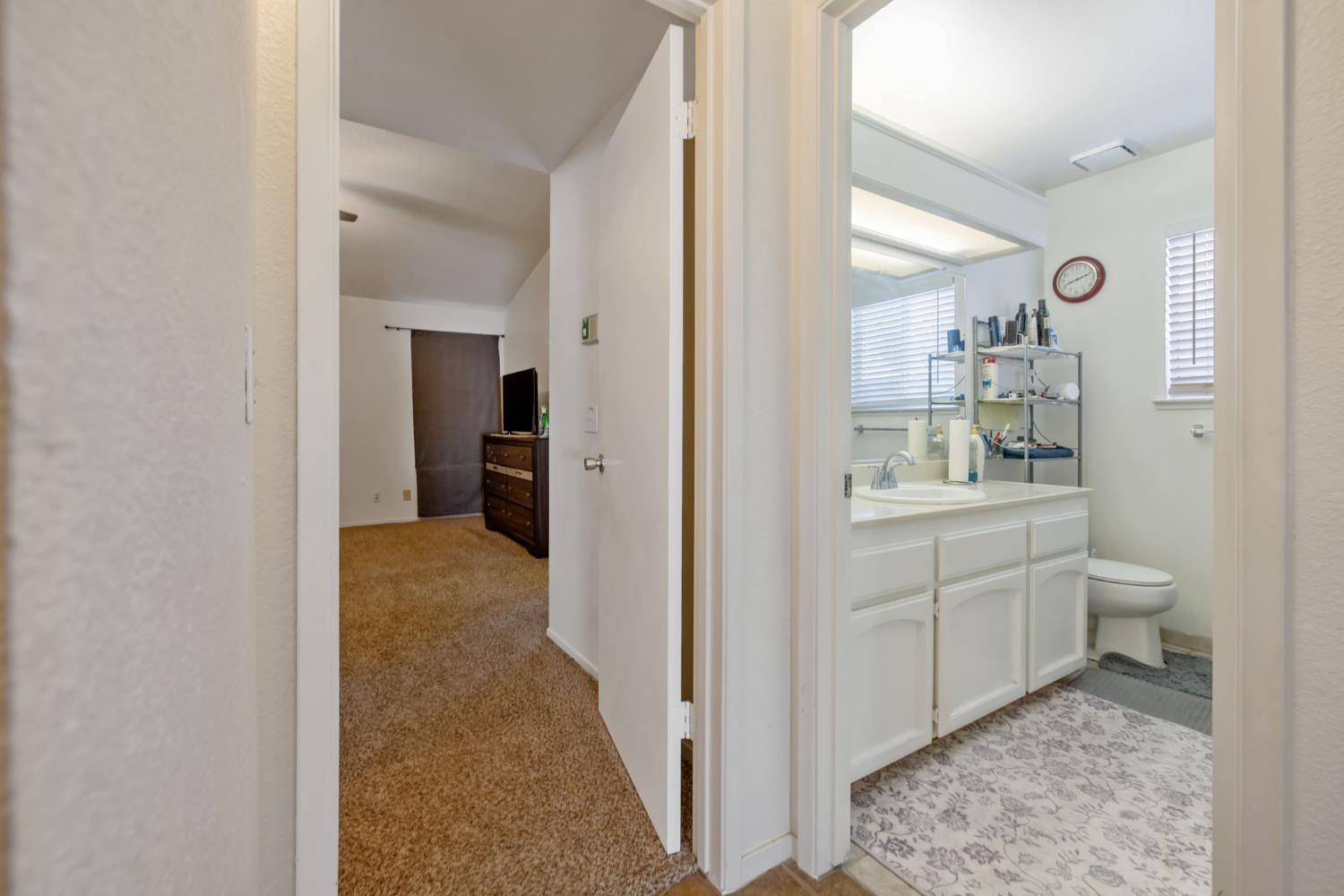 2451 N EL Capitan Ave, Fresno, CA 93722