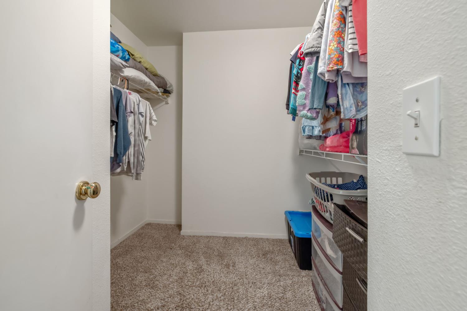 2451 N EL Capitan Ave, Fresno, CA 93722