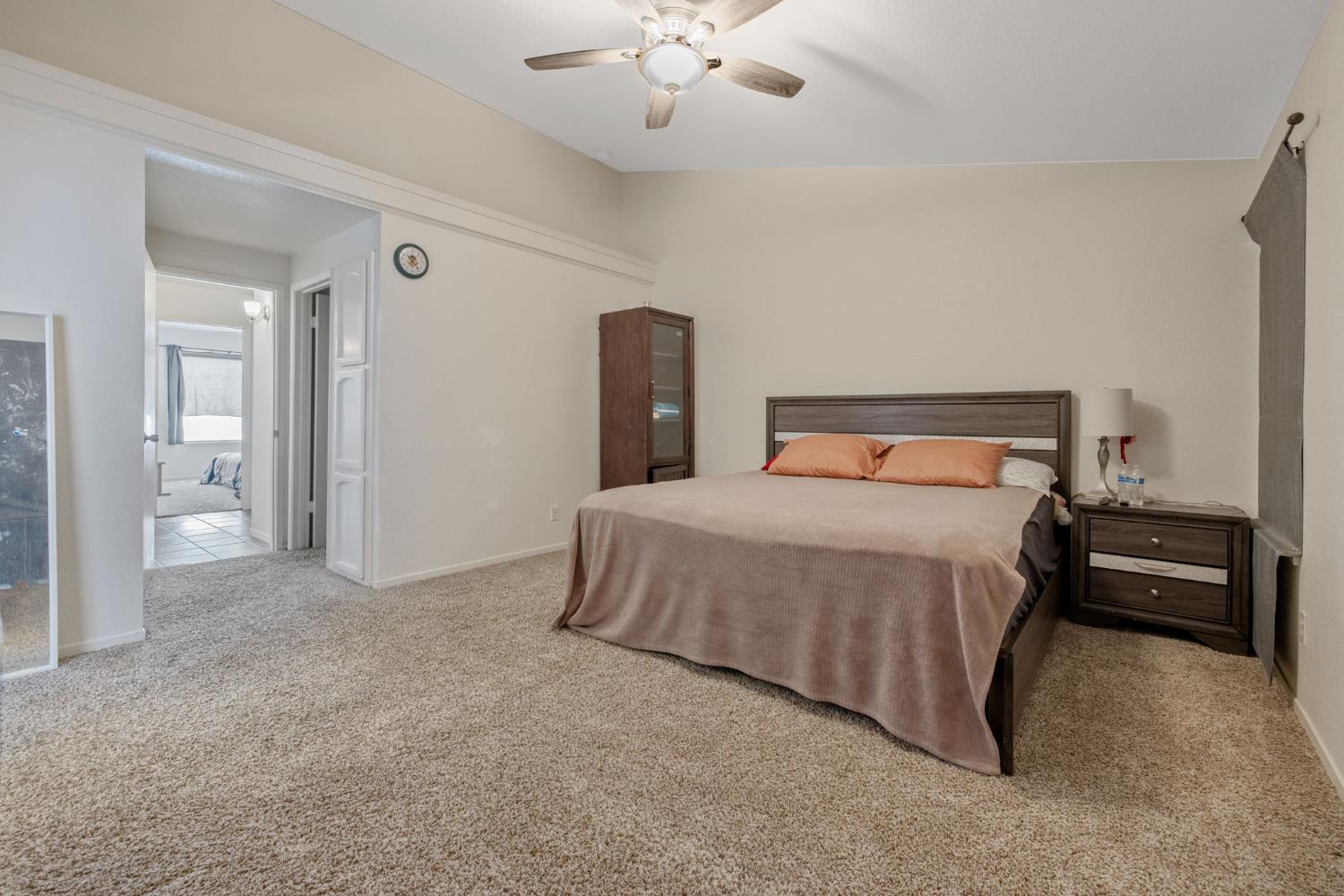 2451 N EL Capitan Ave, Fresno, CA 93722