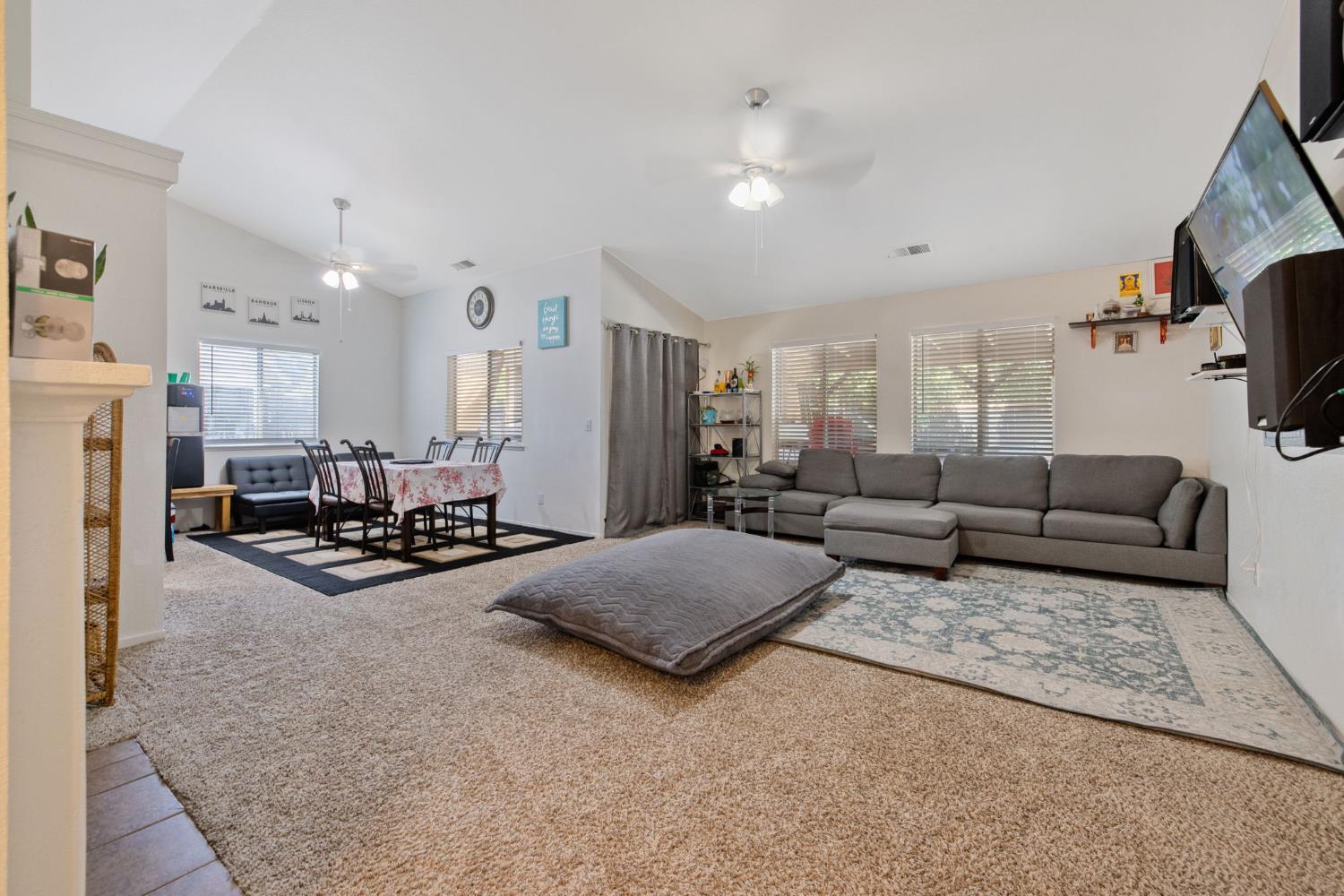 2451 N EL Capitan Ave, Fresno, CA 93722