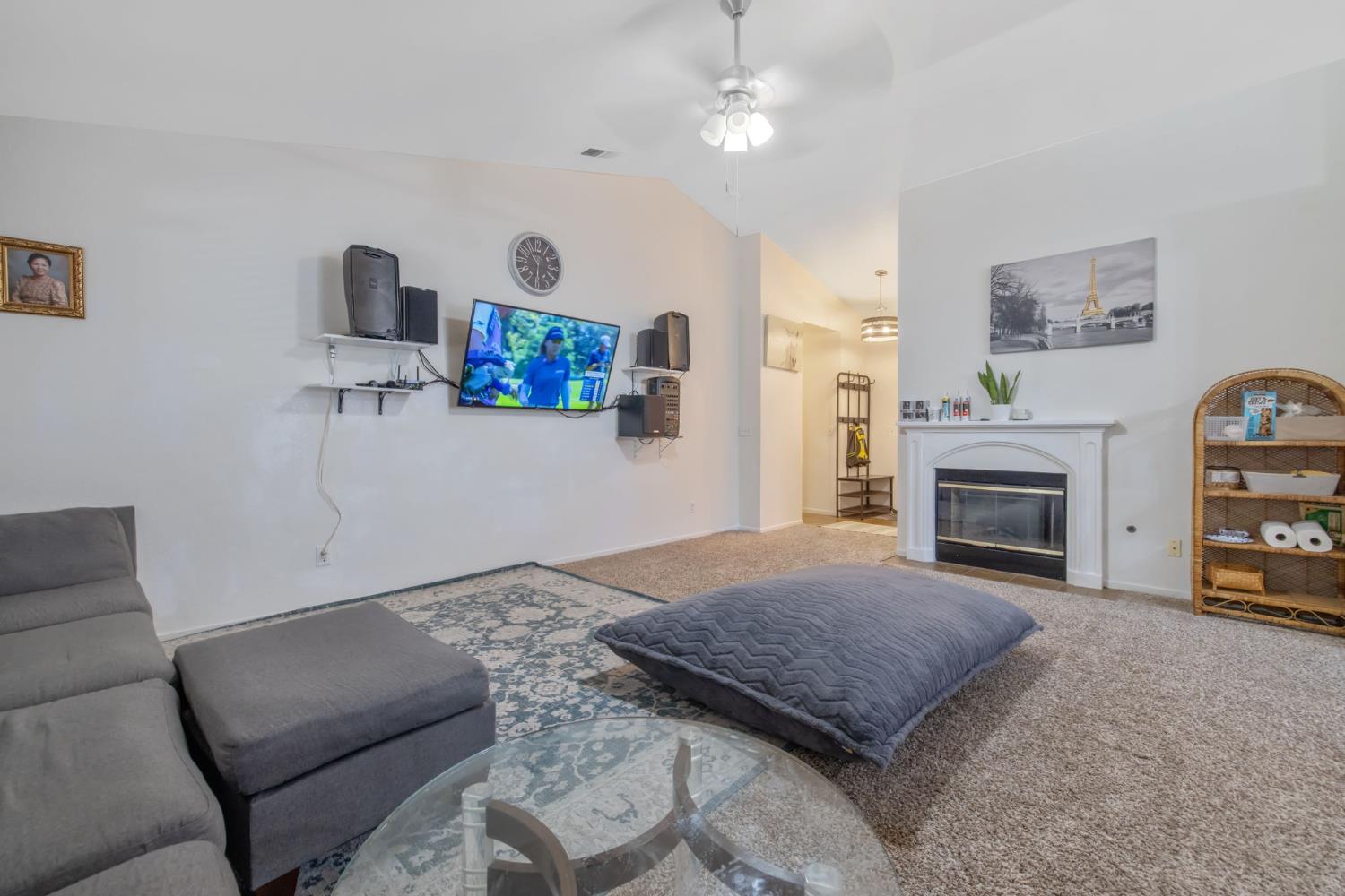 2451 N EL Capitan Ave, Fresno, CA 93722
