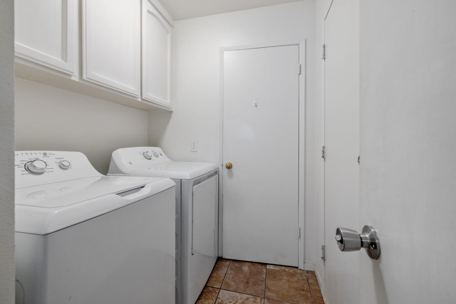 2451 N EL Capitan Ave, Fresno, CA 93722