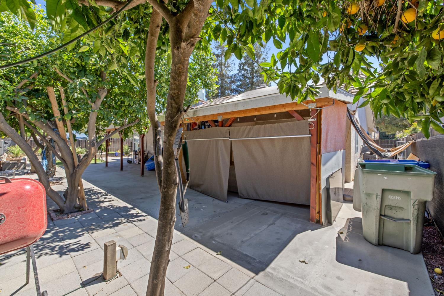 2451 N EL Capitan Ave, Fresno, CA 93722