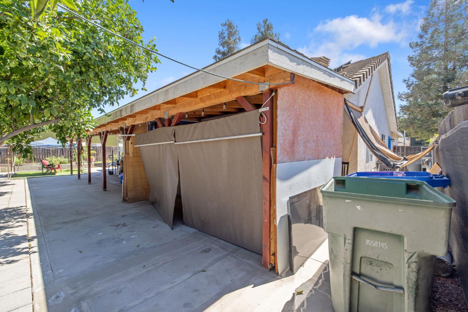 2451 N EL Capitan Ave, Fresno, CA 93722