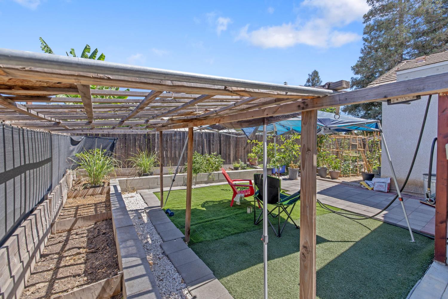 2451 N EL Capitan Ave, Fresno, CA 93722