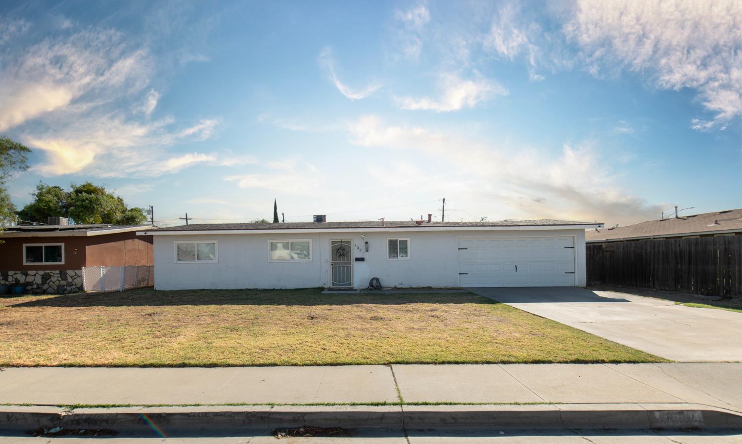 332 W Spring Ln, Lemoore, CA 93245