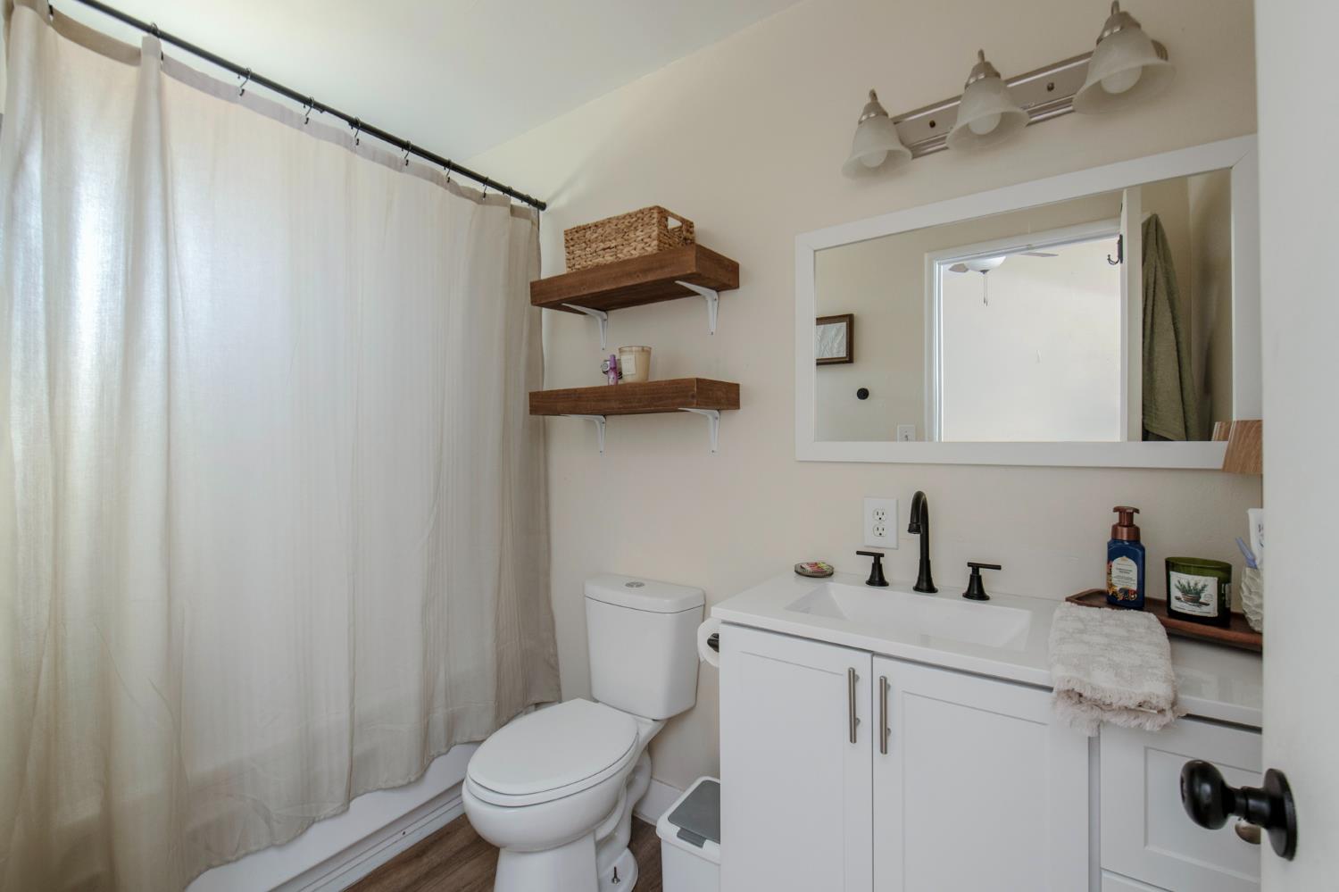 332 W Spring Ln, Lemoore, CA 93245