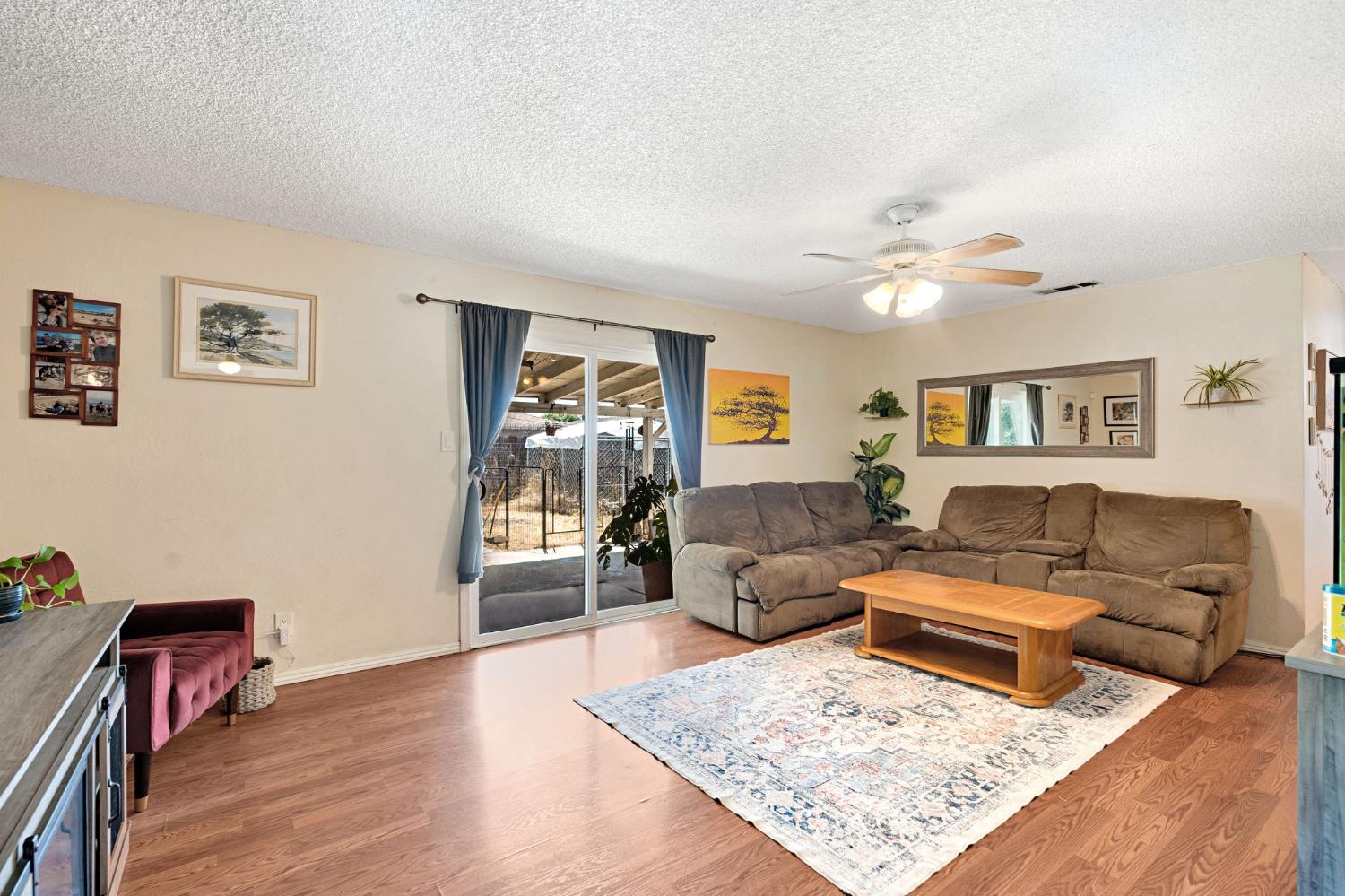 4590 N Hughes Ave, Fresno, CA 93705